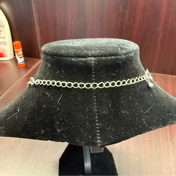 Avon  Silver/yellow green gemstone Necklace with ovals/rhinestones vintage - Picture 3 of 6